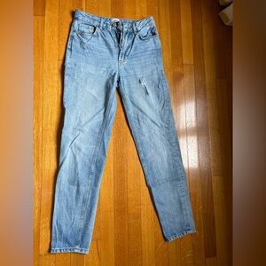 Cute BDG MOM jeans size 25